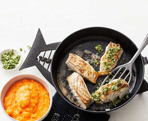 Süßkartoffelpüree mit gebratenem Fisch Süßkartoffelpüree mit gebratenem Fisch