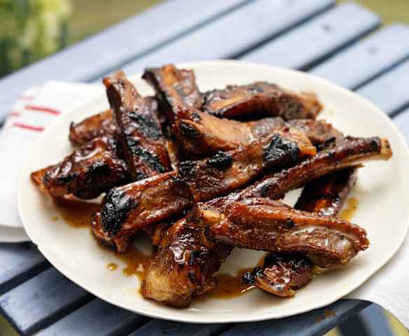 Spareribs met glazuur van appel en honing Spareribs met glazuur van appel en honing