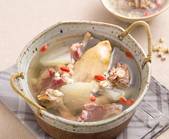 西洋参薏米炖老鸽