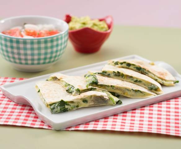 Quesadillas de espinacas y alcachofas