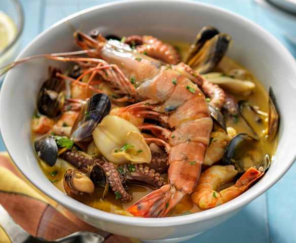 Zuppa di pesce misto Zuppa di pesce misto