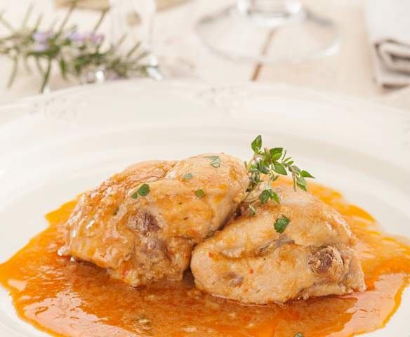 Conejo en doble cerveza