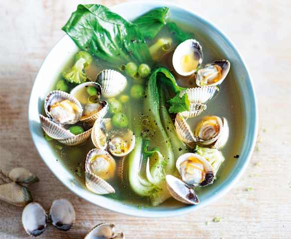 Soupe thaïe de coques à la citronnelle