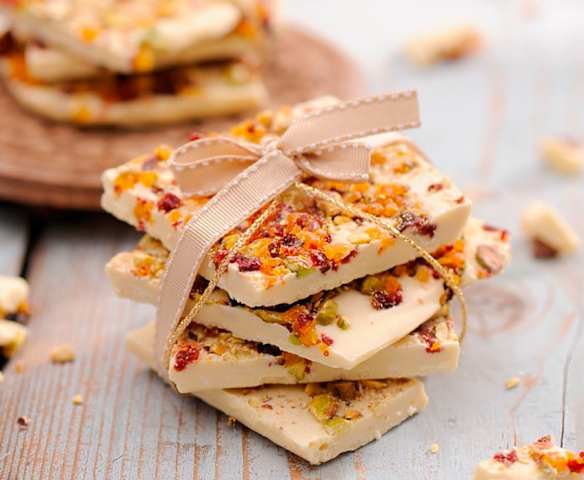 Biała czekolada z bakaliami