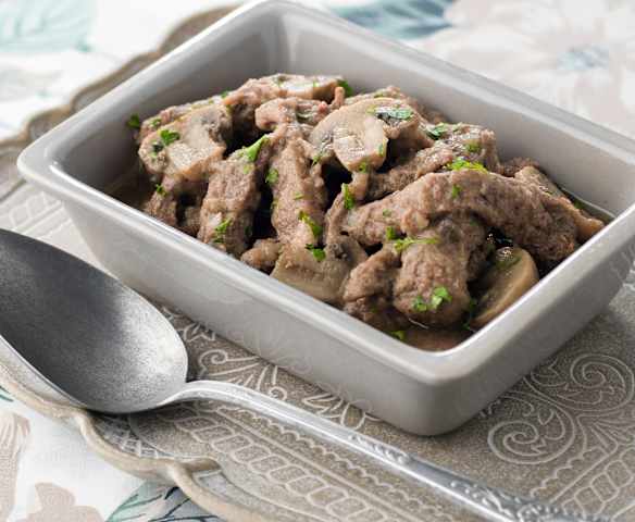 Bifinhos de cebolada com cogumelos