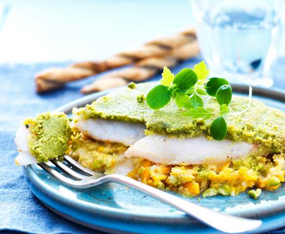 Filets de limande en croûte de pistache, mijoté de légumes aux épices