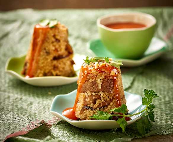 Steamed Sticky Rice with Pork (Rice Tube Puddings)