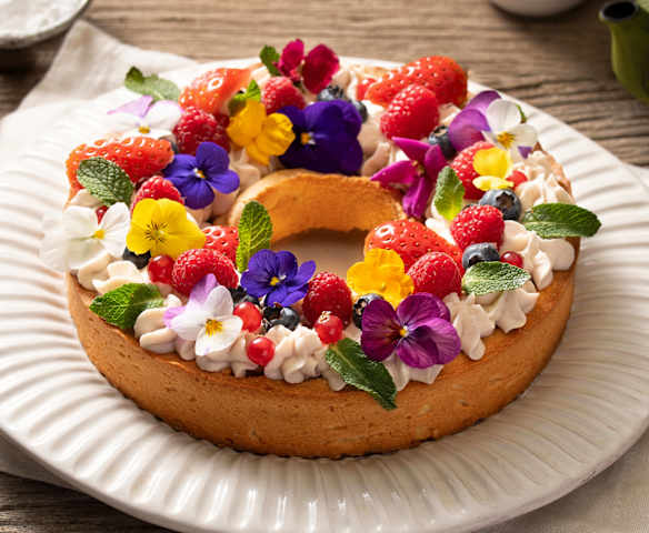 Blüten-Beeren-Torte