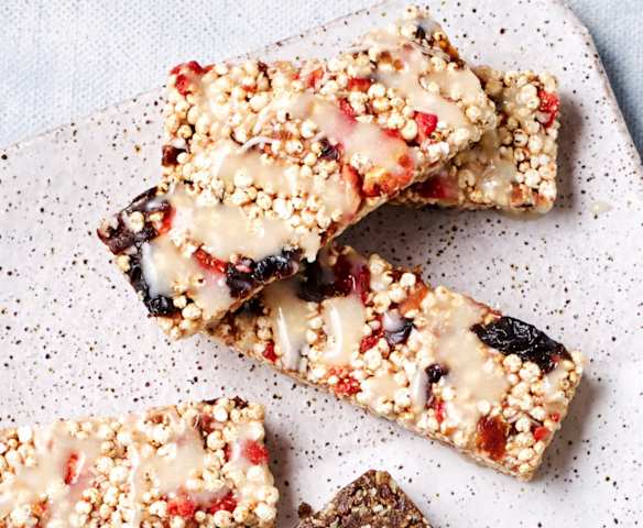Strawberry and puffed millet cereal bars