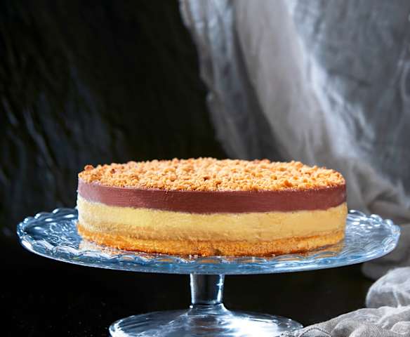 Bavarese su dacquoise alle nocciole con cremoso al cioccolato