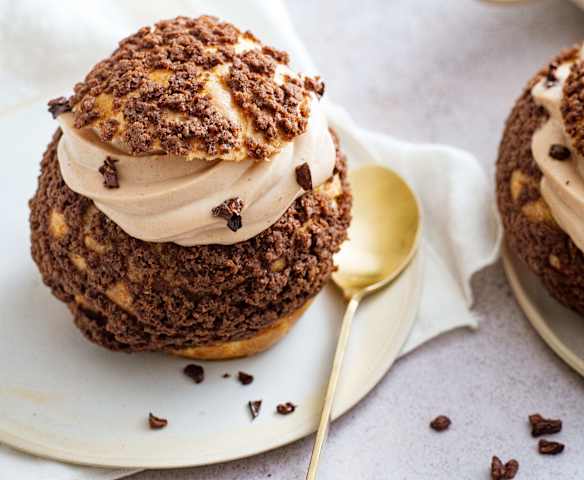 Choux craquelins au gianduja Choux craquelins au gianduja