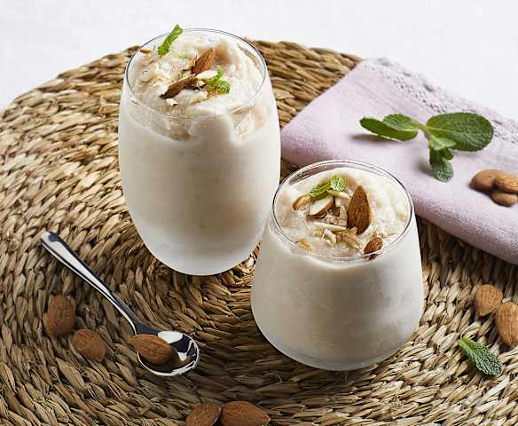 Granita di mandorle ('a muzzunata) Granita di mandorle ('a muzzunata)