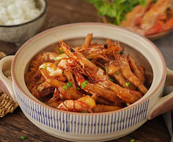鸡爪烧虾煲