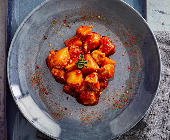 Pollo e patate in salsa piccante Pollo e patate in salsa piccante