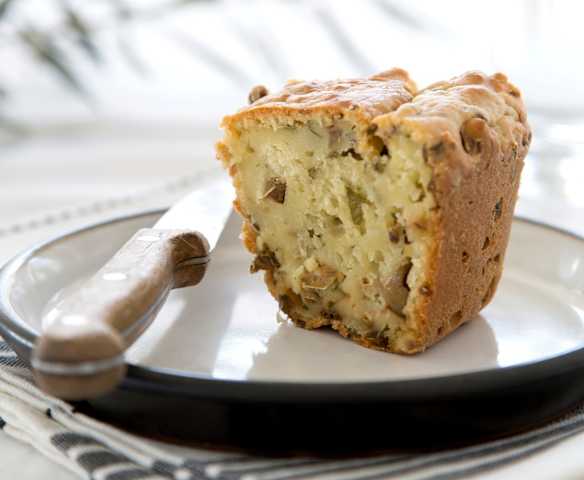 Ελιόπιτα με πράσινες ελιές