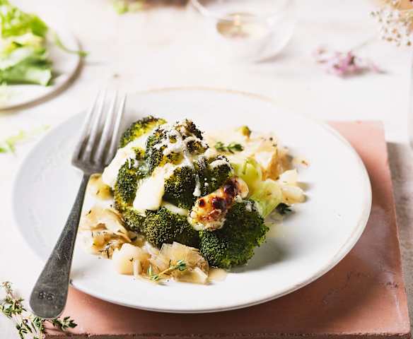 Brócoli asado con puerros caramelizados Brócoli asado con puerros caramelizados
