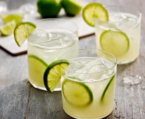 Limetkovo-citrónová limonáda Limetkovo-citrónová limonáda