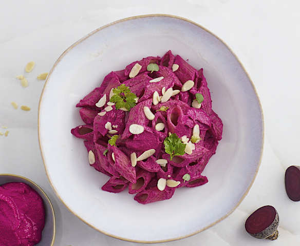 Pasta con crema di barbabietola (senza lattosio)