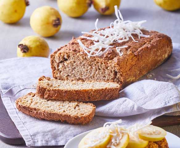 Bizcocho de guayaba y coco, vegano y sin gluten