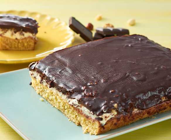 Bizcocho de piña con crema de queso chocolate y frutos secos (Božská mana)