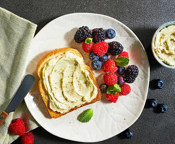 Toast al burro matcha