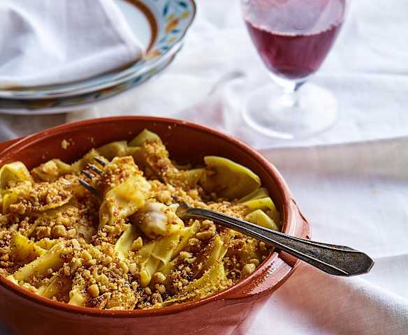 Lagane all'uovo con mosto cotto (Lagana chiapputa)