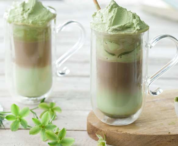 Dalgona matcha coffe