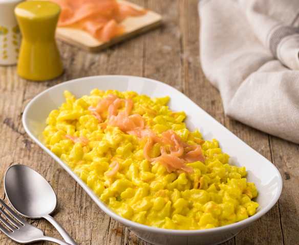 Spatzle con salmone e zafferano
