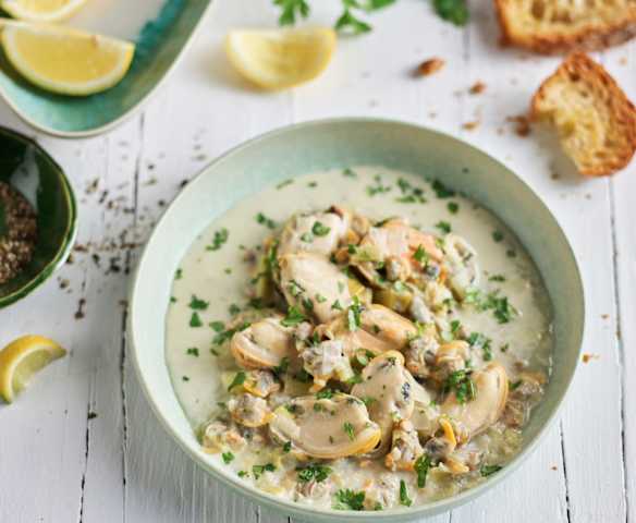 Fondue de poireaux, moules et coques