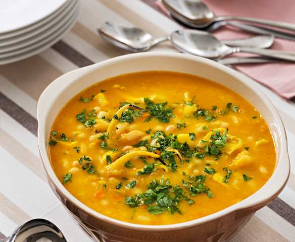 Guiso de judías blancas con sepia