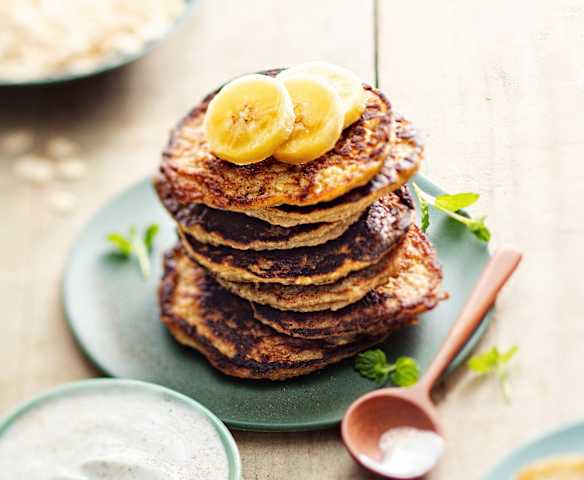 Babyfreundliche Bananen Pancakes mit  Zimt-Joghurt