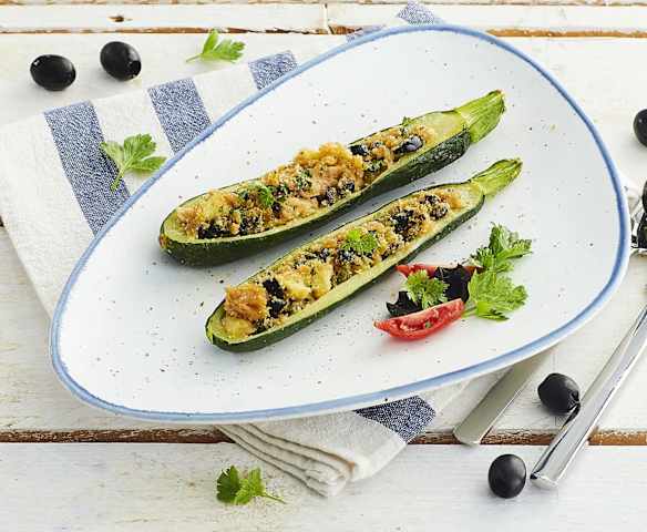 Zucchine ripiene tonno, olive e prezzemolo Zucchine ripiene tonno, olive e prezzemolo