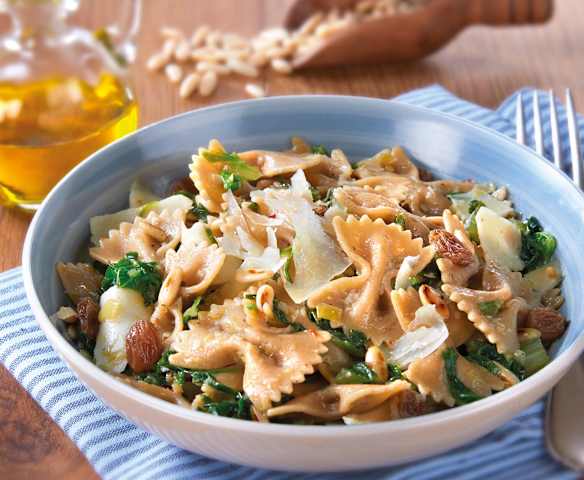 Pasta integrale di farro alla lattuga Pasta integrale di farro alla lattuga