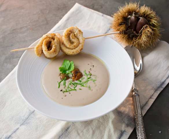 Maronisuppe mit Nuss-Fisch