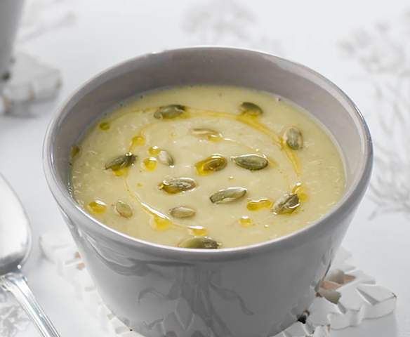 Creme de alho-francês com sementes de abóbora Creme de alho-francês com sementes de abóbora
