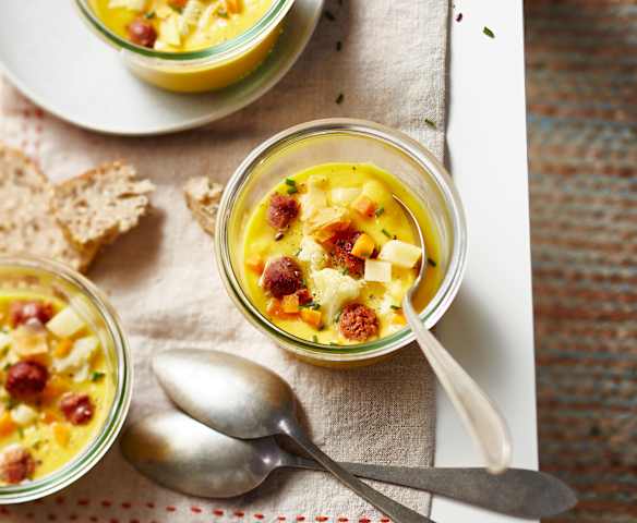 Soupe complète de légumes et merguez