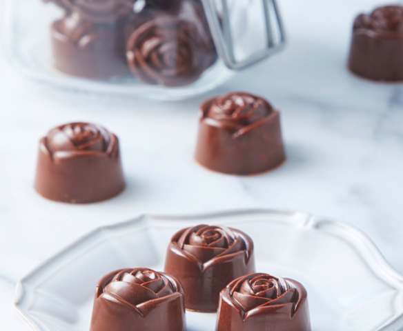 Temperado de chocolate sobre mármol (tableado)