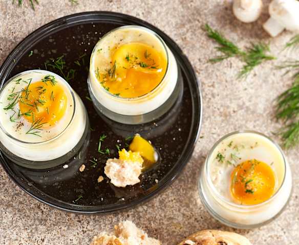 Œuf cocotte aux champignons et oignons Œuf cocotte aux champignons et oignons