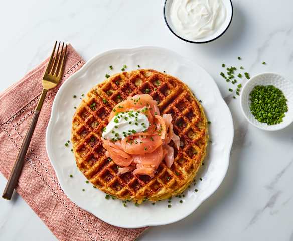 Gaufre de courgettes et patates douces au saumon fumé Gaufre de courgettes et patates douces au saumon fumé