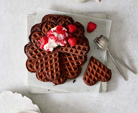 Brownie-Waffeln mit Himbeersahne Brownie-Waffeln mit Himbeersahne