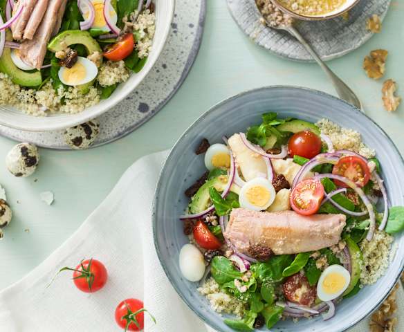Ensalada de quinoa con espárragos blancos y ventresca de atún Ensalada de quinoa con espárragos blancos y ventresca de atún