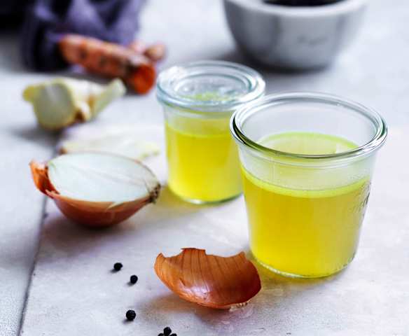 Turmeric chicken bone broth (gut health)