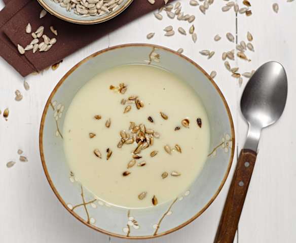 Topinamburový krém se slunečnicovými semínky