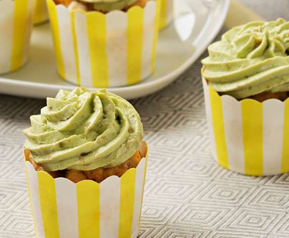 Cupcakes de tomate seco, queso feta y aguacate