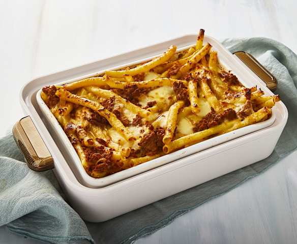 Ziti al forno ragù e speck