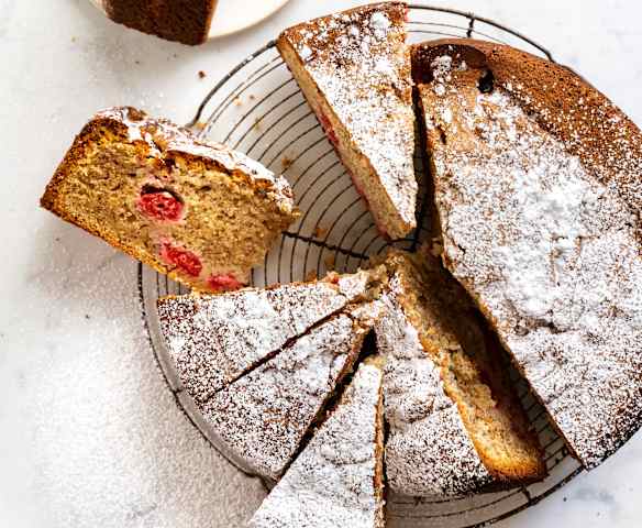 Gâteau aux framboises et aux noisettes