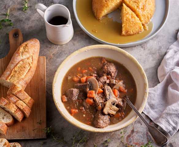 Wołowina po burgundzku; Ciasto cytrynowe z syropem cytrynowym