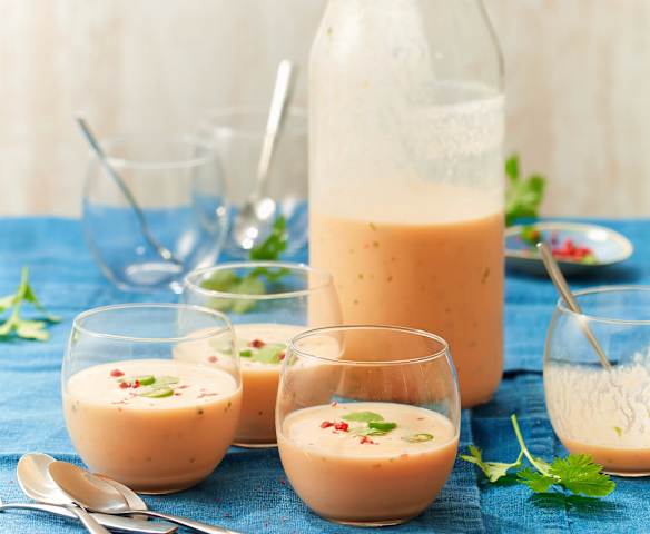 Soupe pimentée au melon et au lait de coco