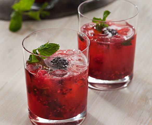 Blackberry and Raspberry Vodka Tonic Blackberry and Raspberry Vodka Tonic