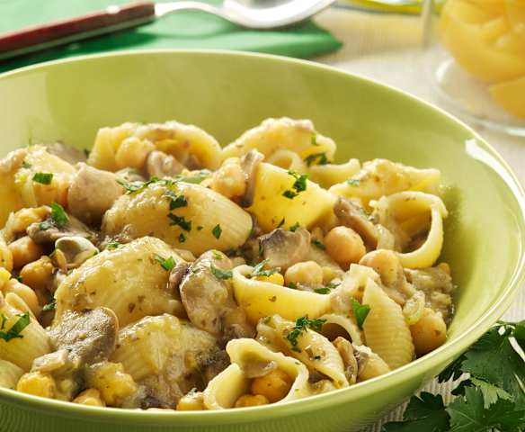 Caracolas con champiñones y garbanzos Caracolas con champiñones y garbanzos